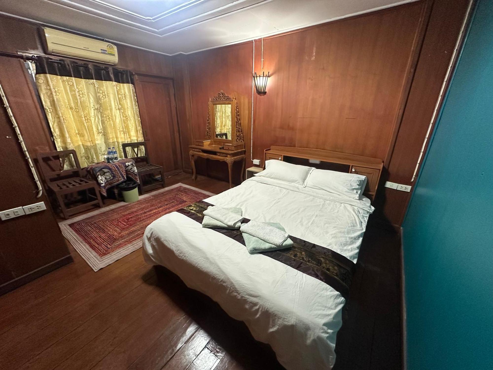 Single Room Private Bathroom