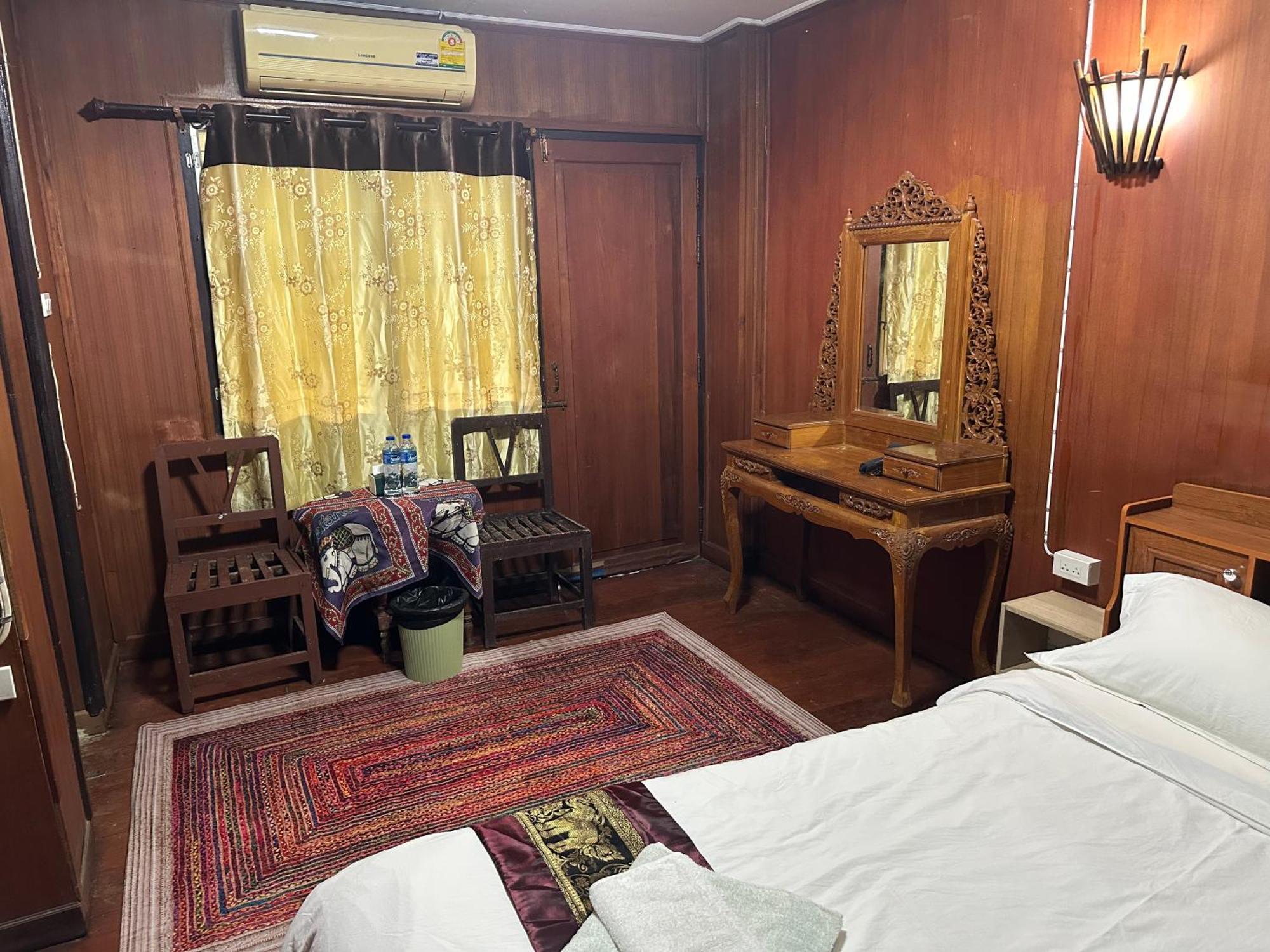 Single Room Private Bathroom