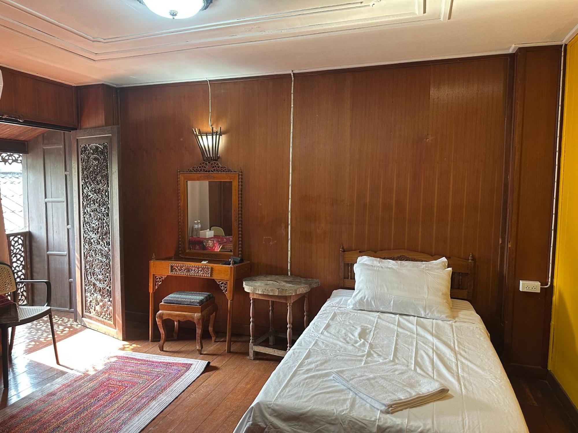 Single Room Balcony