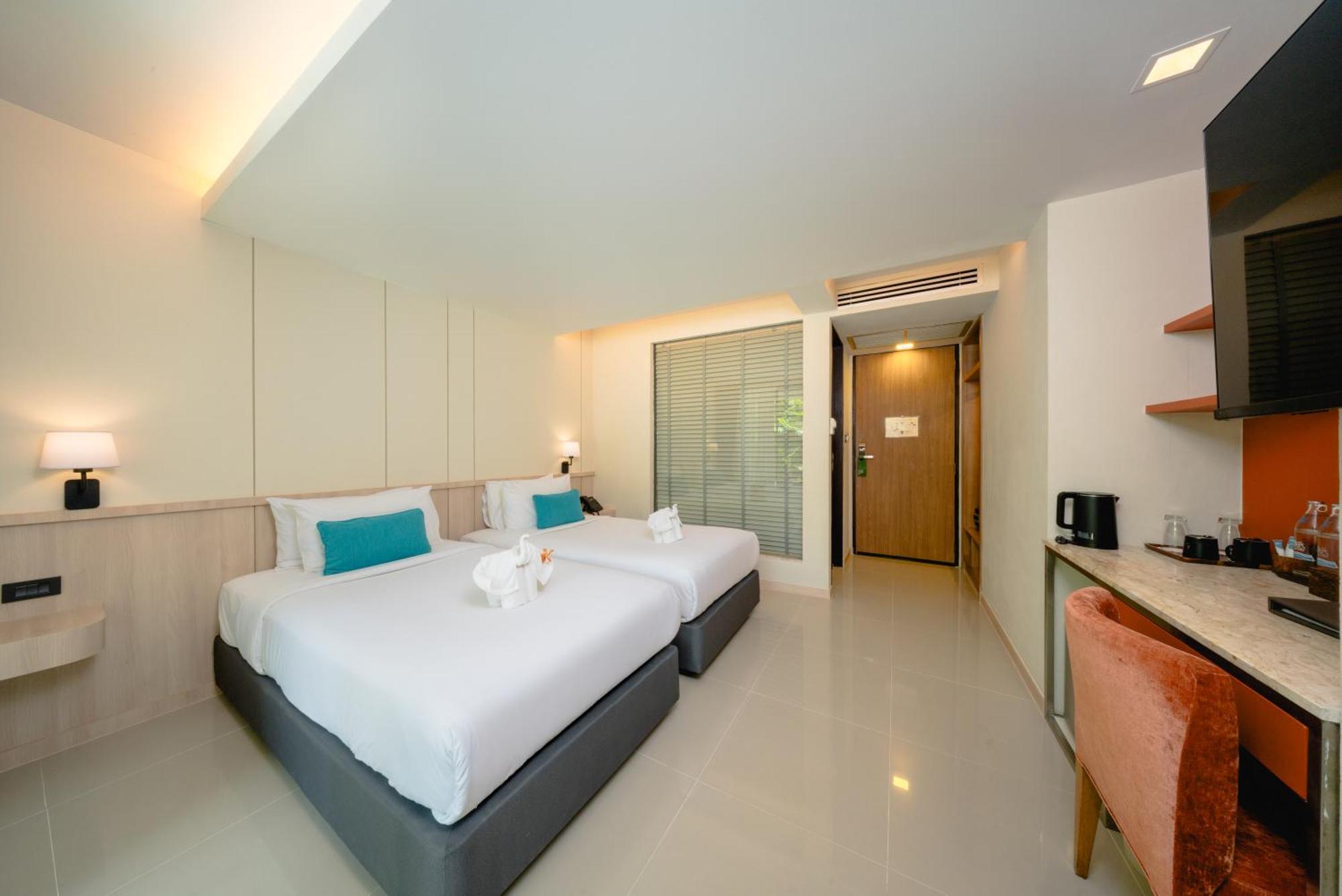 Deluxe Double or Twin Room Pool Access