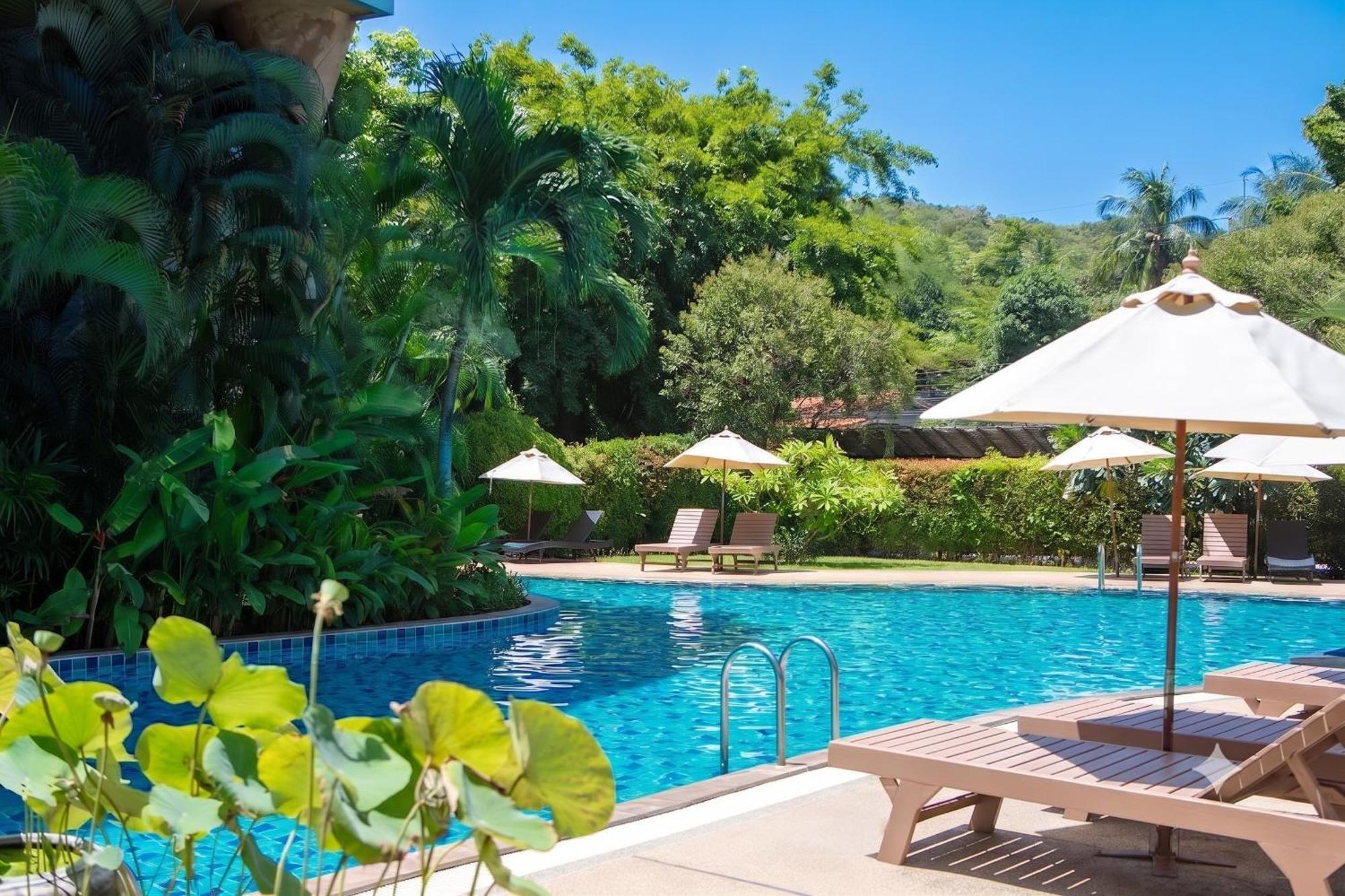 King Room Pool View