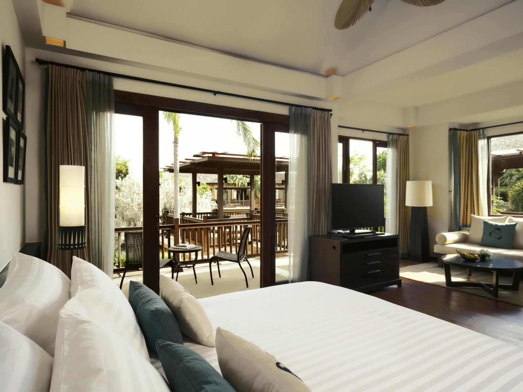 King Suite Terrace Lagoon View