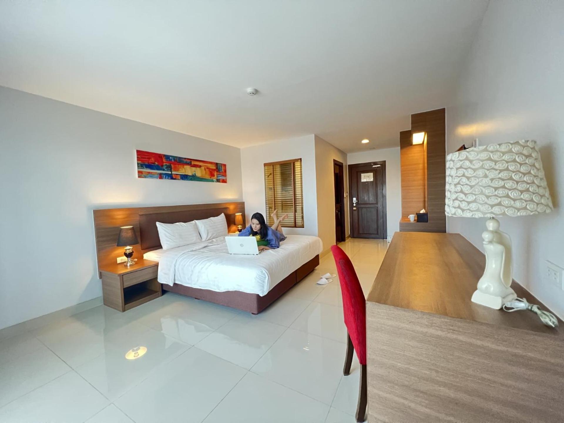 Deluxe King Room