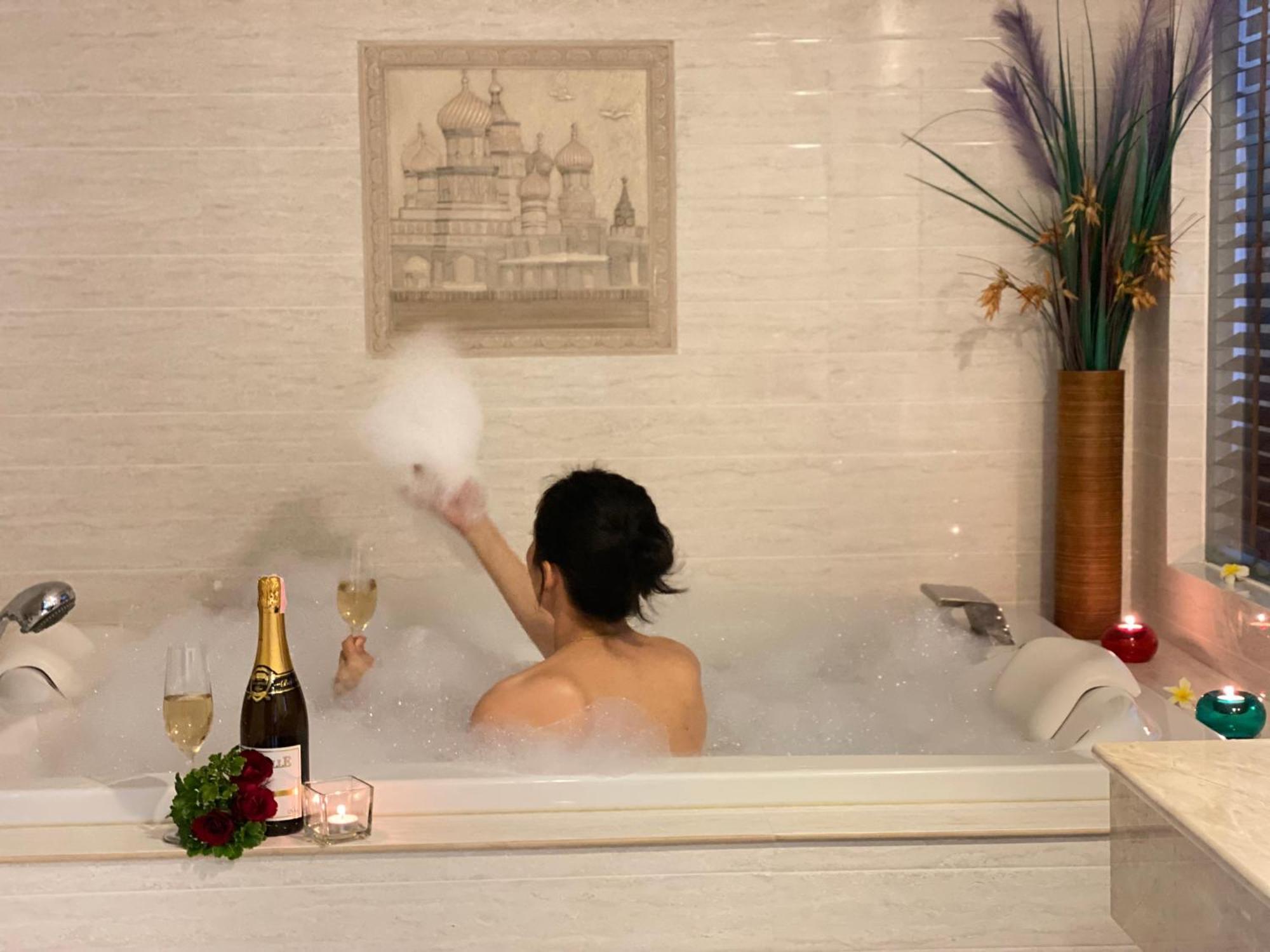 Jacuzzi Suite