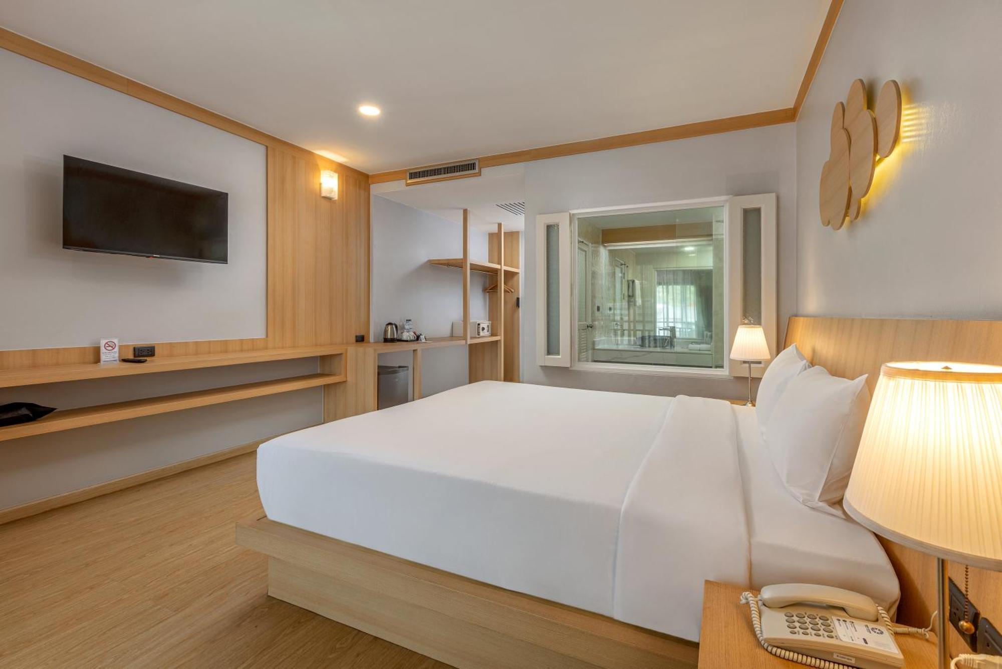 Deluxe Double or Twin Room