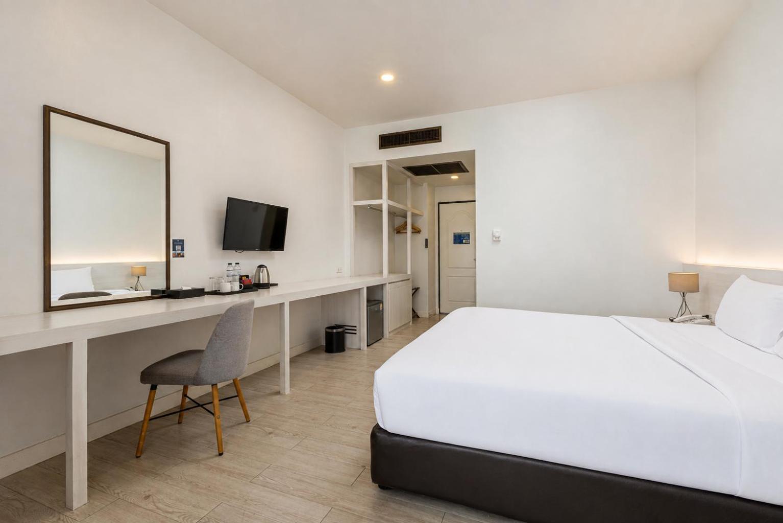 Deluxe Double or Twin Room