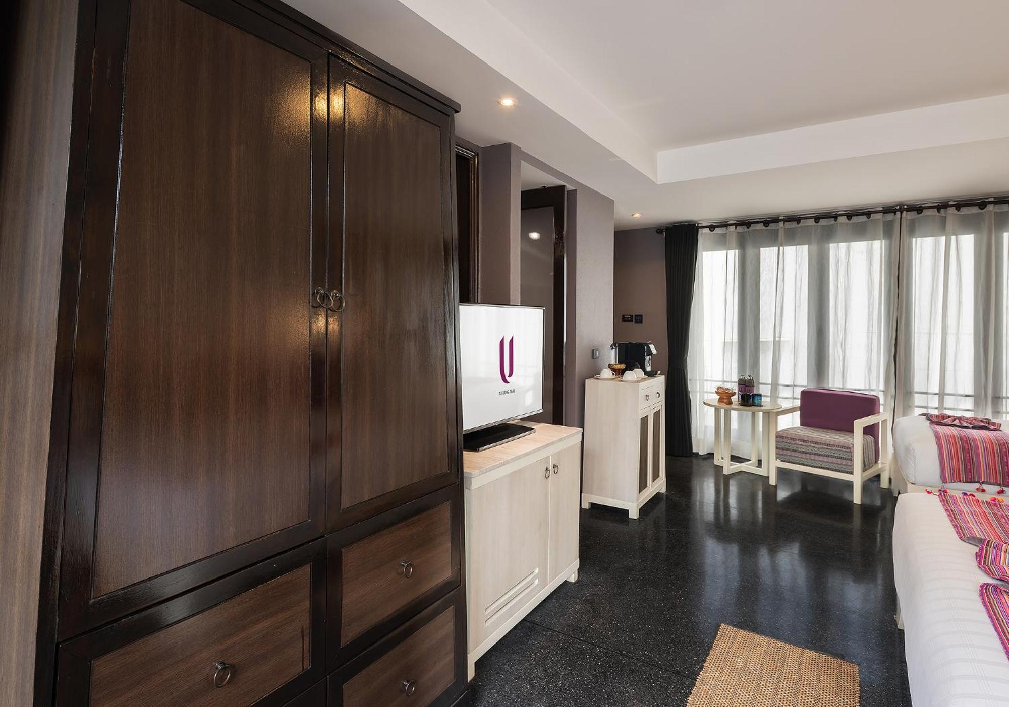 Deluxe Triple Bathtub 24 Hours of Room