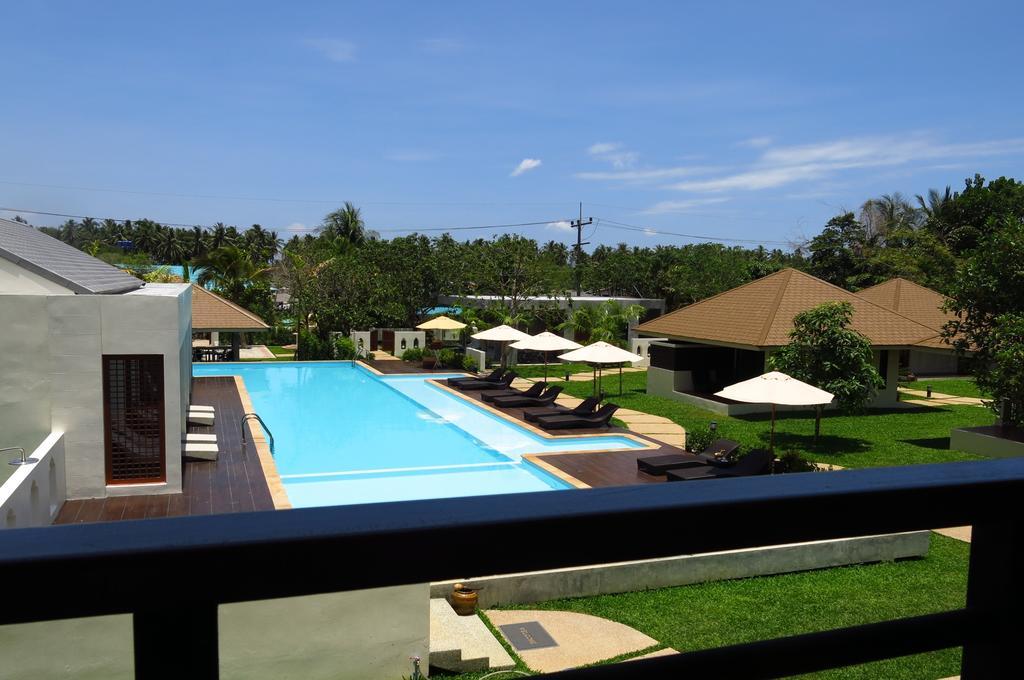 Large Double Room Pool View Upper Floor