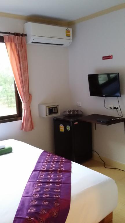Deluxe Double Room Window