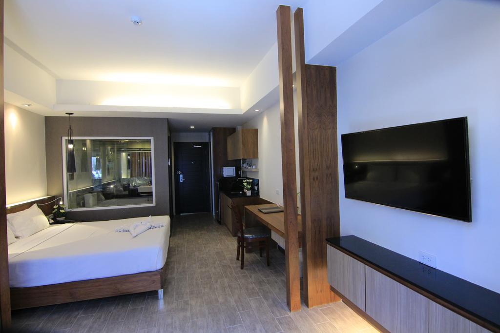 Grand Deluxe King Room