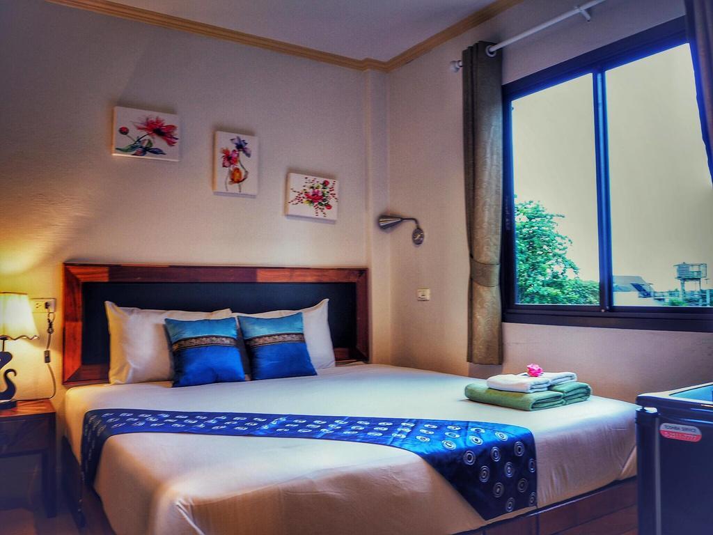 Deluxe Double Room Window