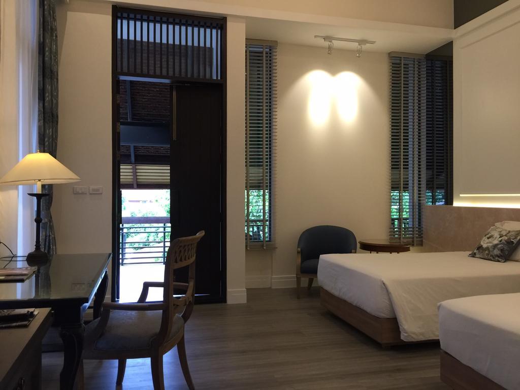 Courtyard room