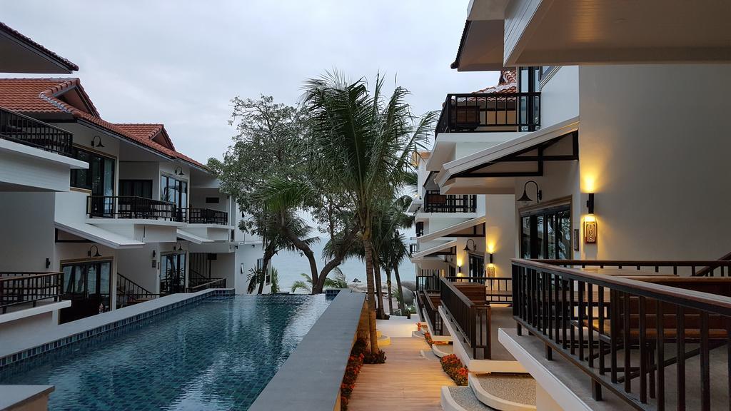 Superior Double or Twin Room Pool View