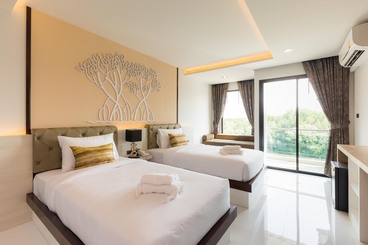 Deluxe Twin Room Pool View