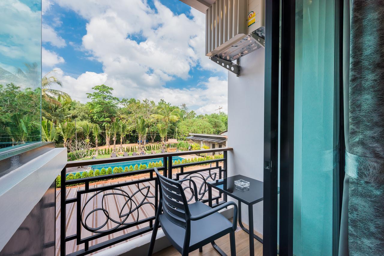 Deluxe Twin Room Pool View