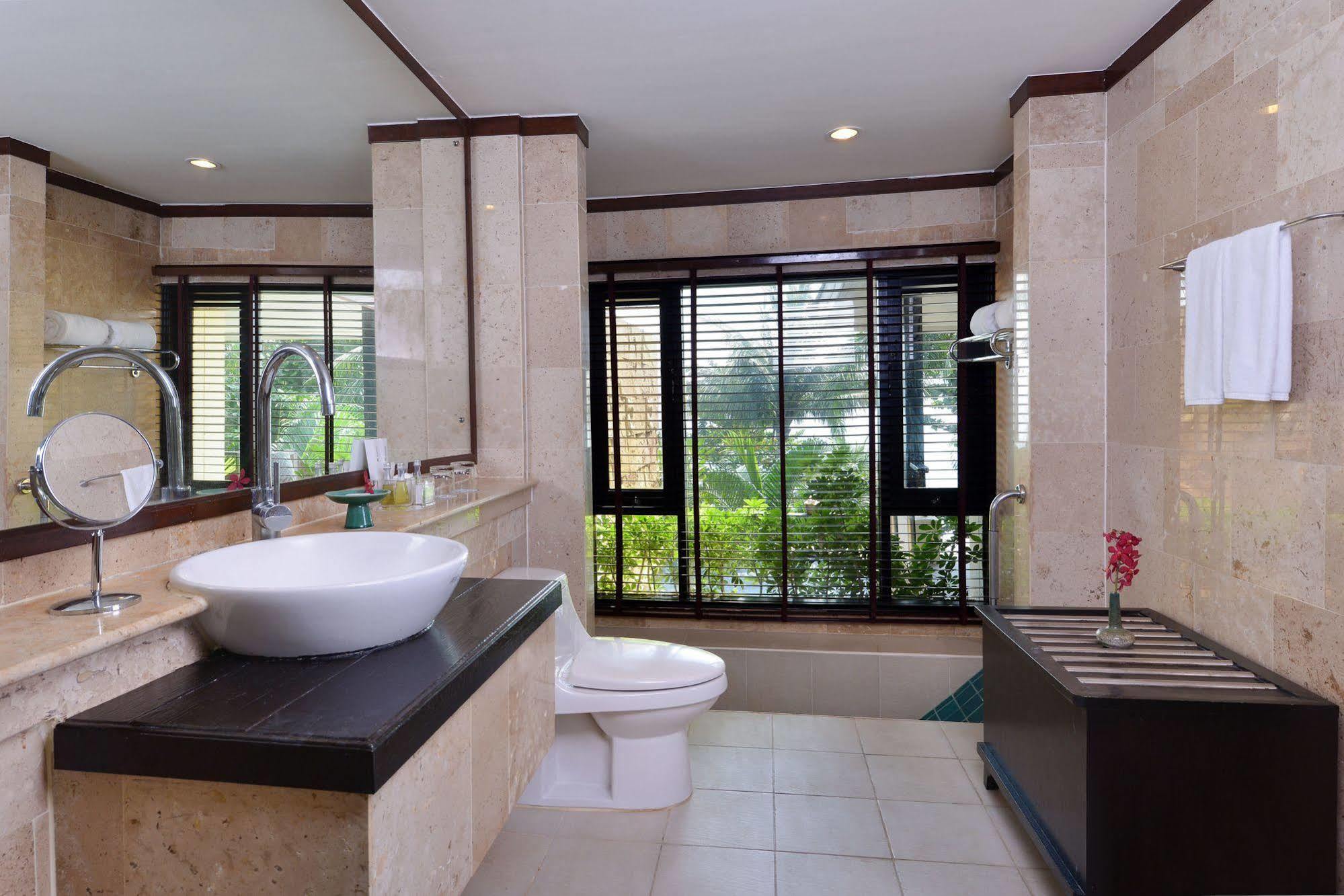 Deluxe Double or Twin Room Spa Pool Sea View