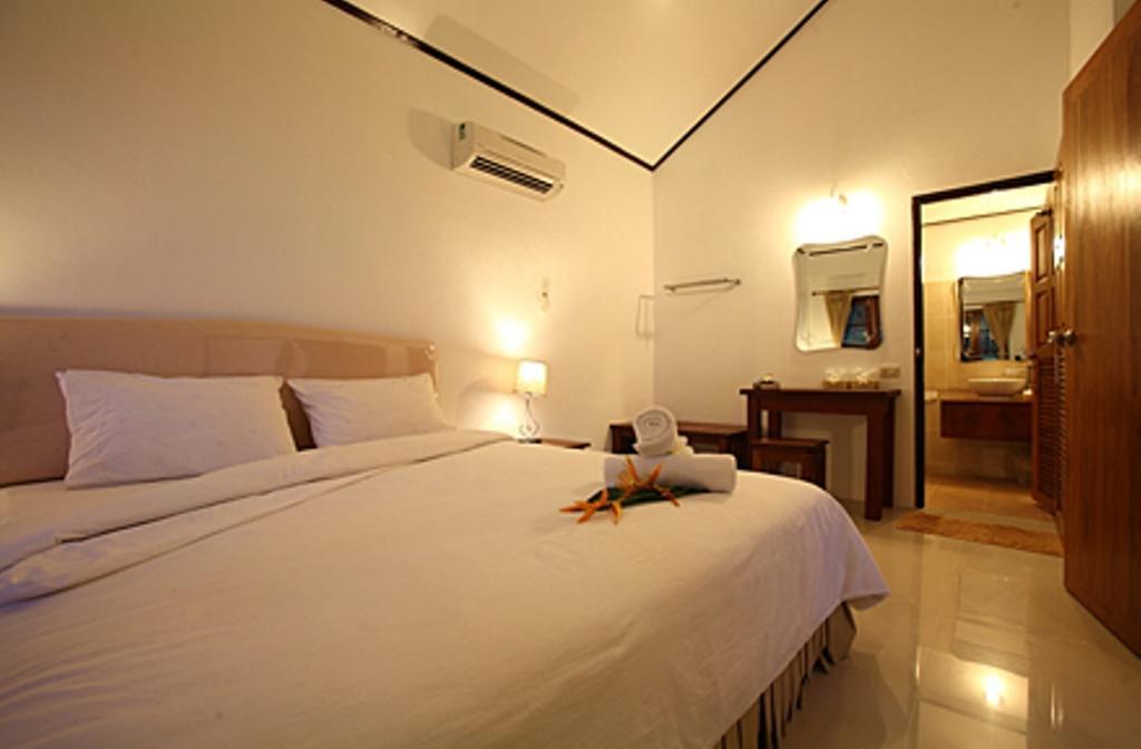 Two-Bedroom Bungalow Sea View