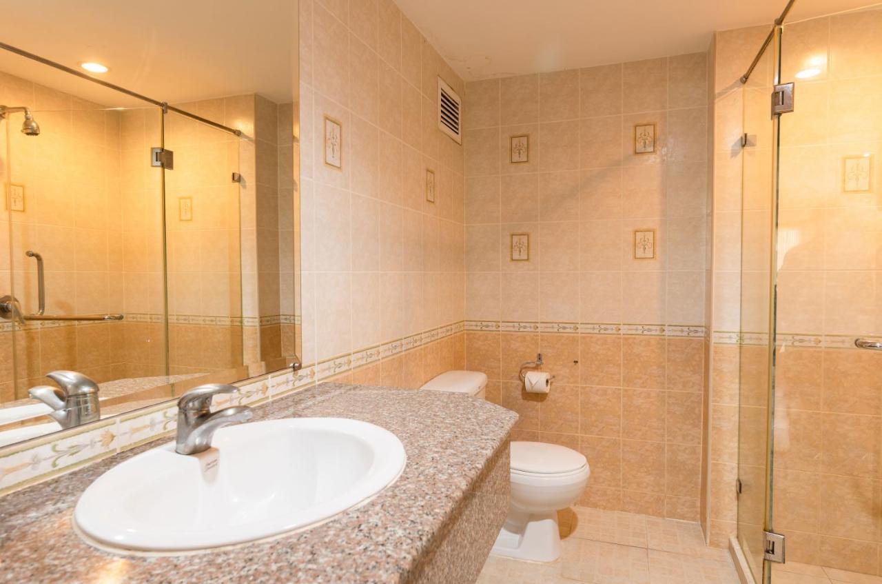 Superior One-Bedroom Suite