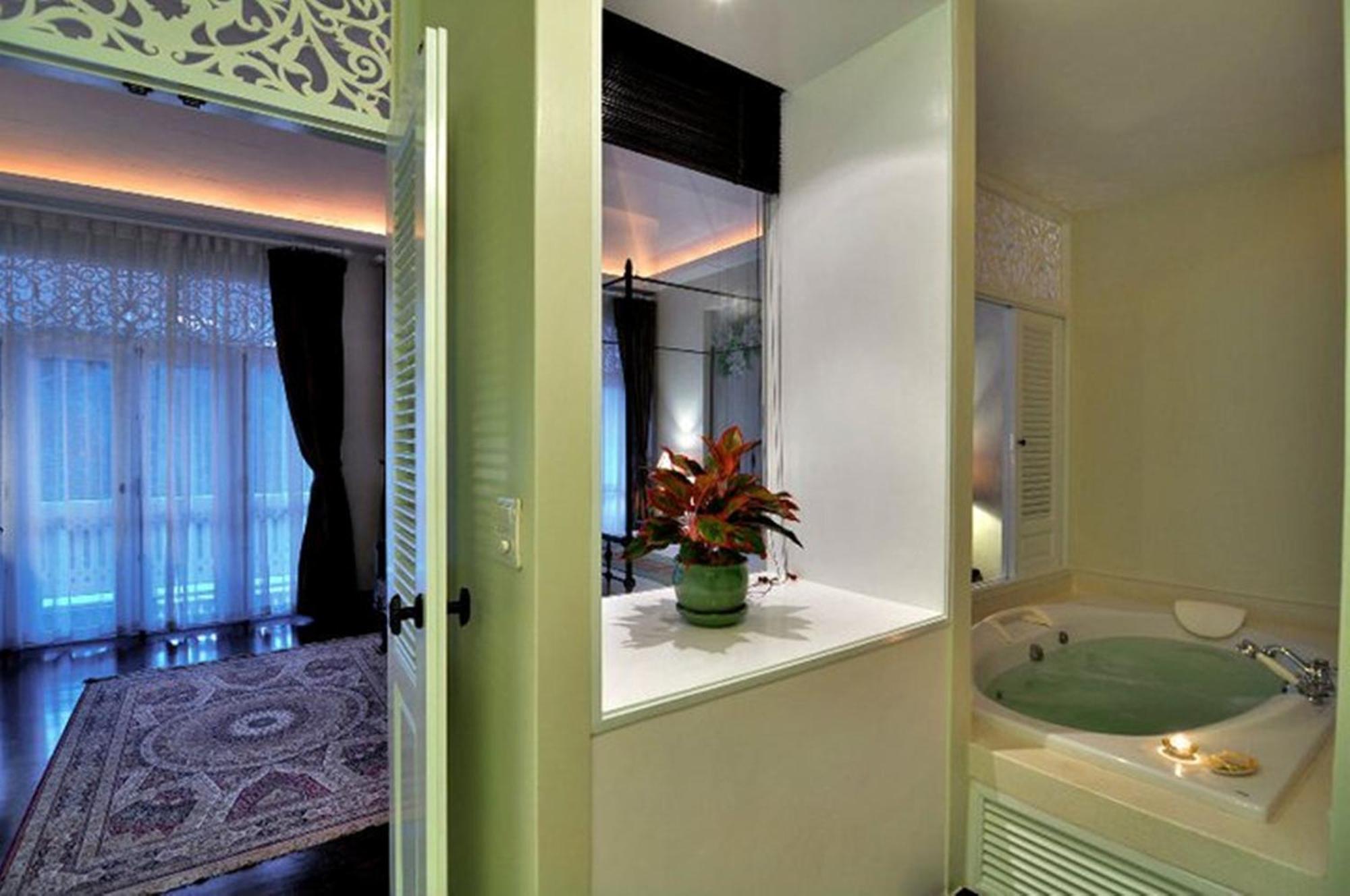 Royal Grande Deluxe Room