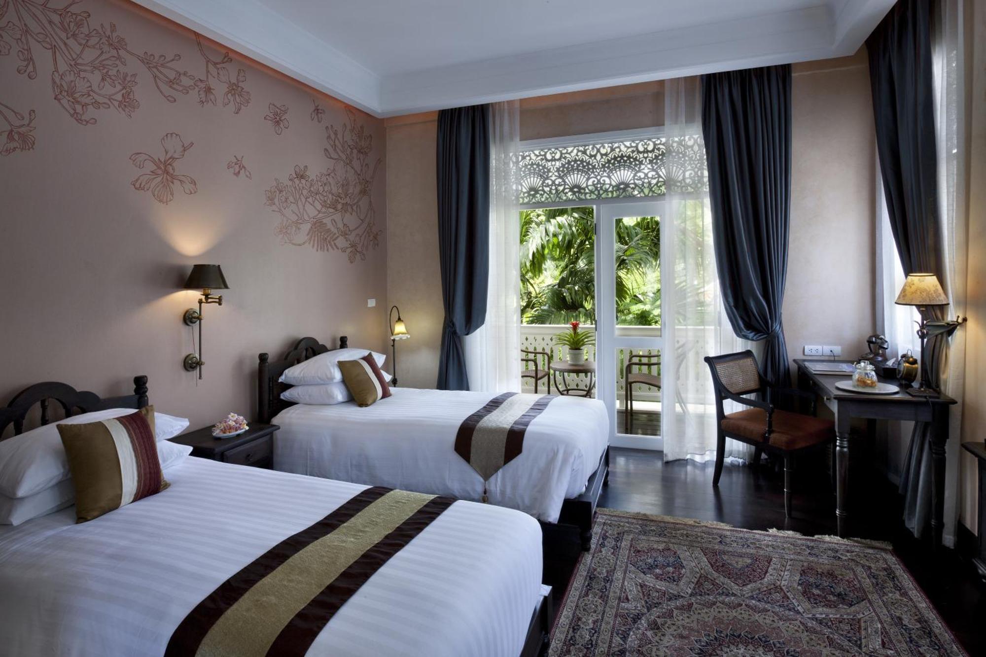Grand Deluxe Twin Room
