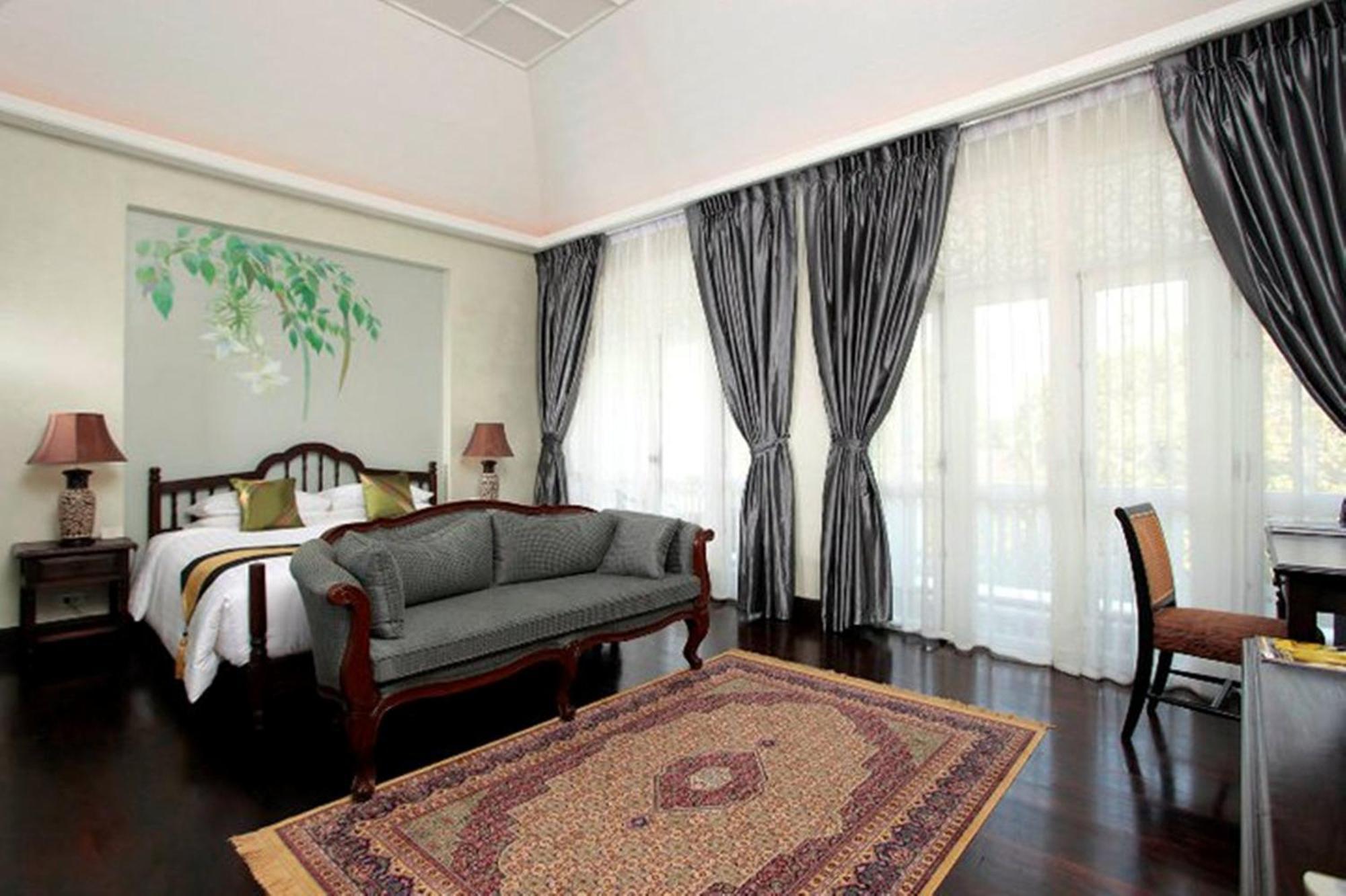 Royal Grande Deluxe Room