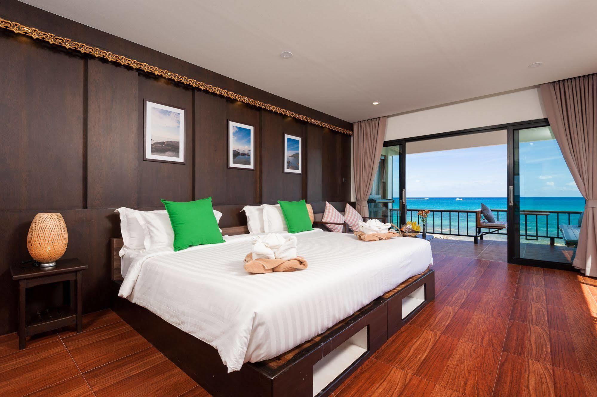 Deluxe Double or Twin Room Sea View,436439997:JPEG