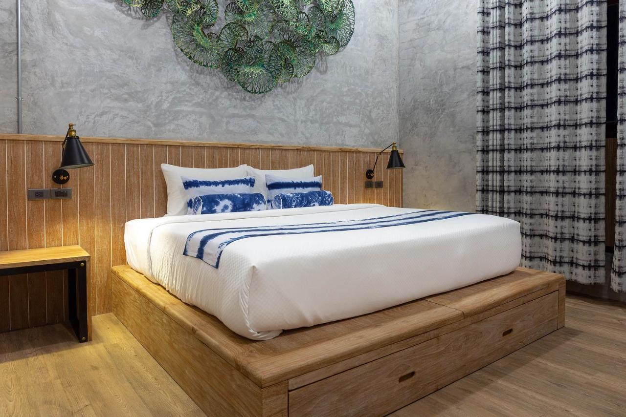 Standard Double Bed Room,726267472:JPEG