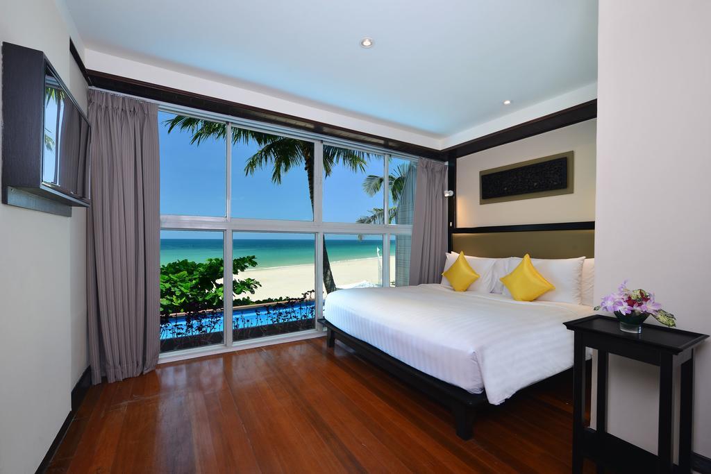 Two-Bedroom Suite Direct Beach Access