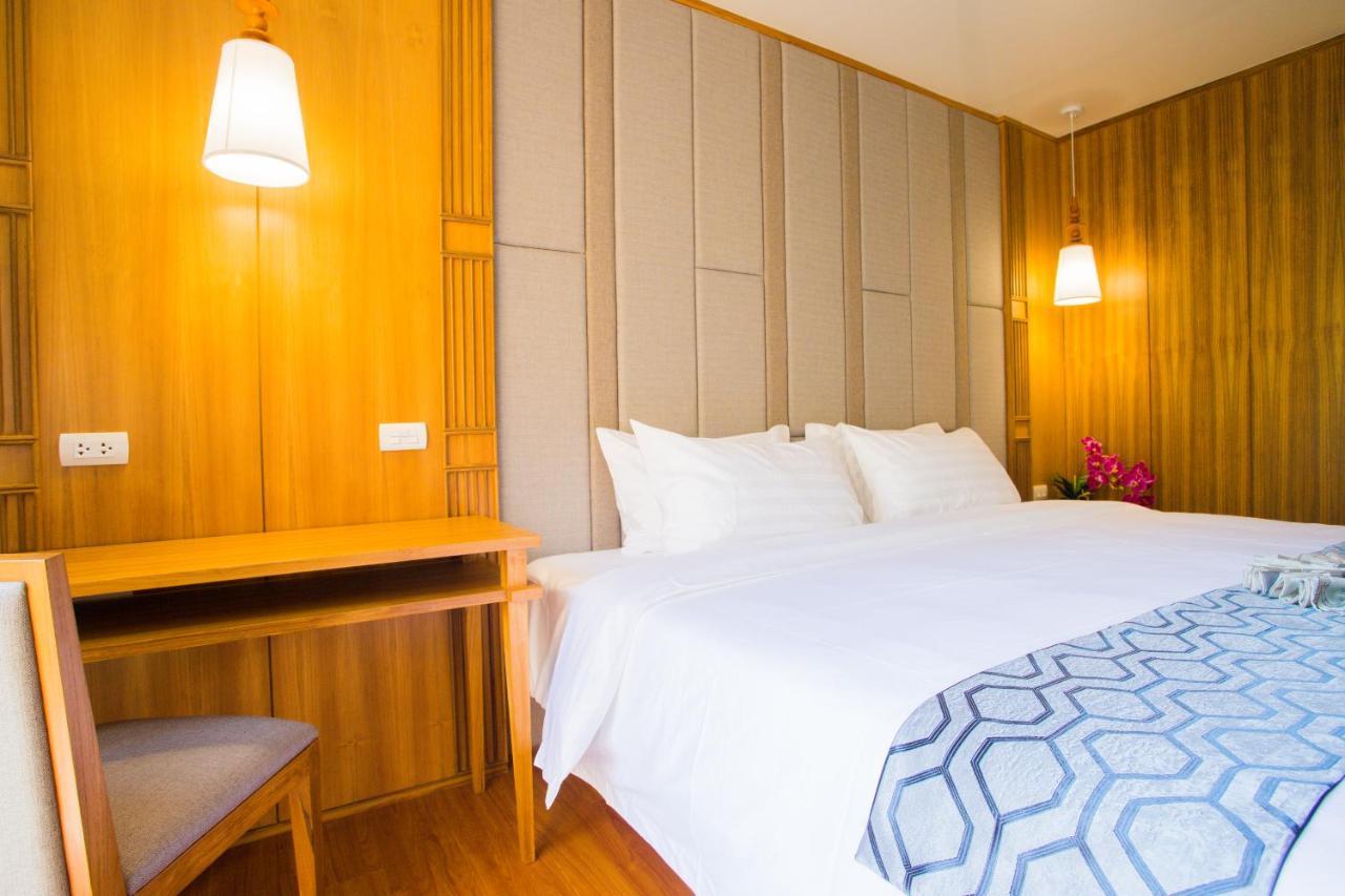 Deluxe King Room