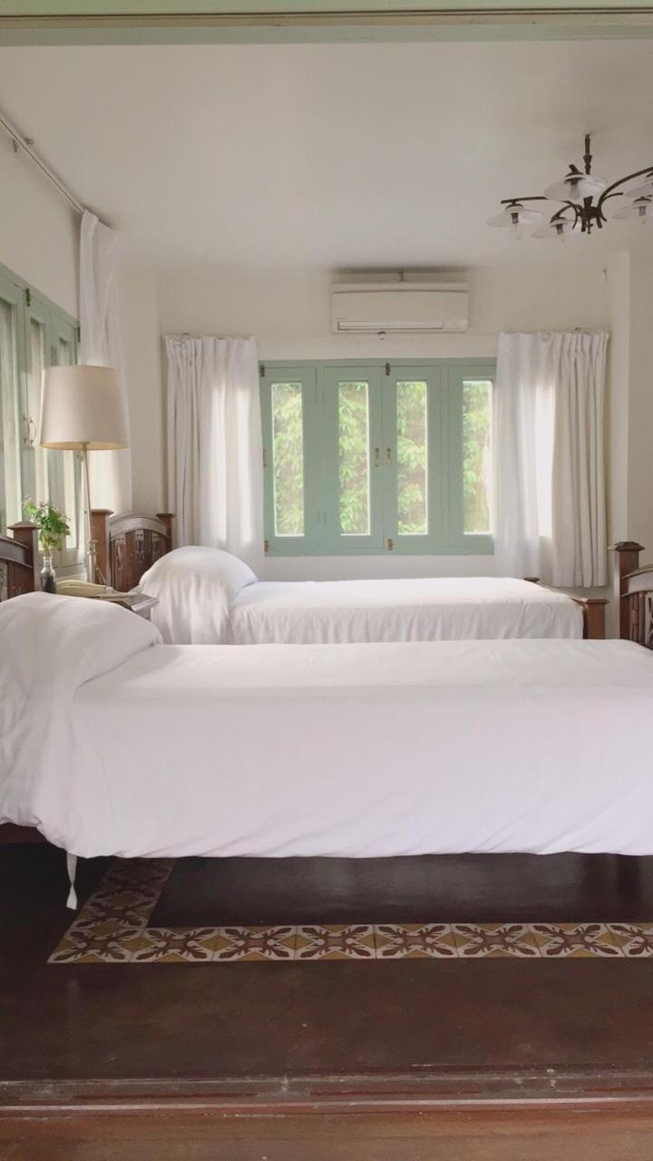 Deluxe Private Balcony Room — Large BedSingle Bed