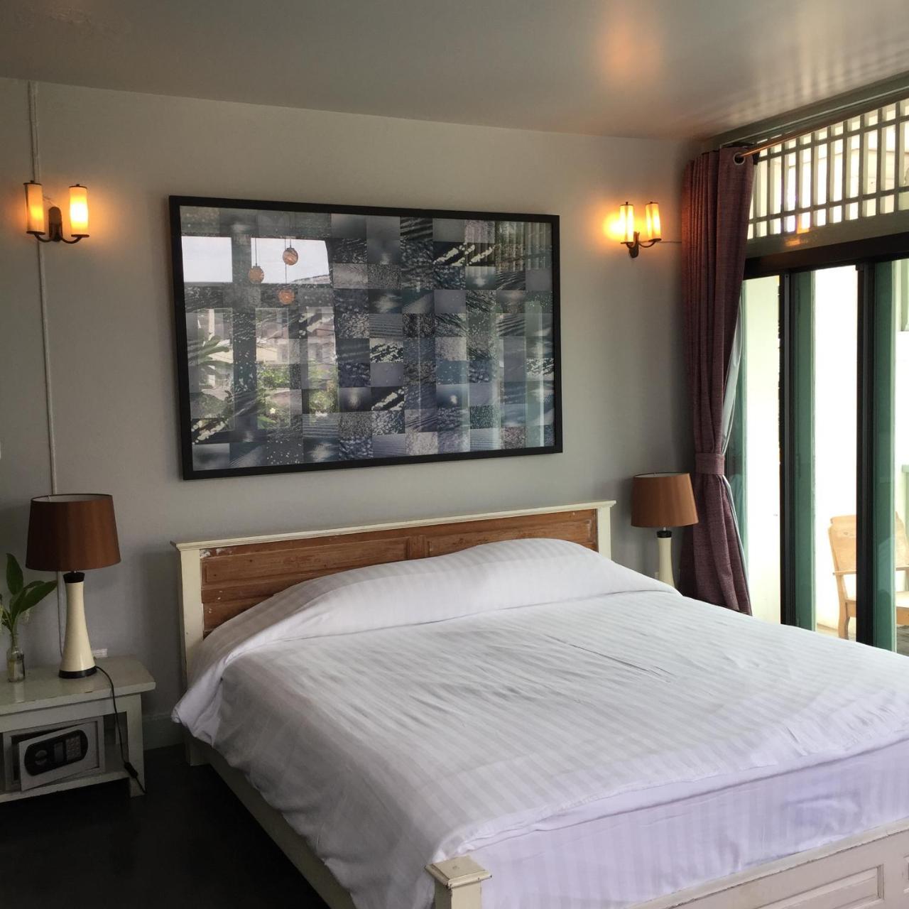 Grand Deluxe Mountain View Room Balcony & Bathtub