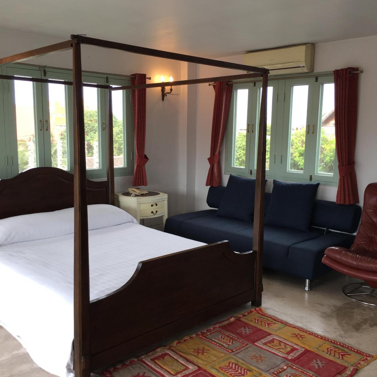 Grand Deluxe Mountain View Room Balcony & Bathtub