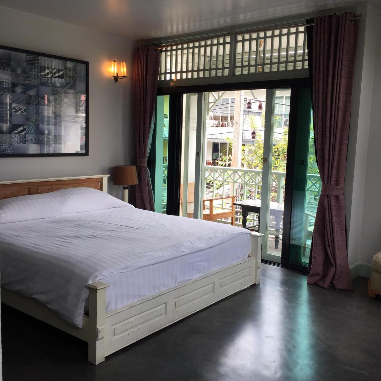 Grand Deluxe Mountain View Room Balcony & Bathtub