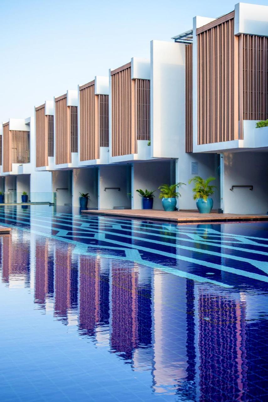 Junior Suite Pool Access