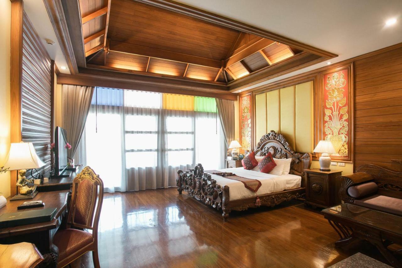 Luxury King Bed Spa bathtub Private Balcony