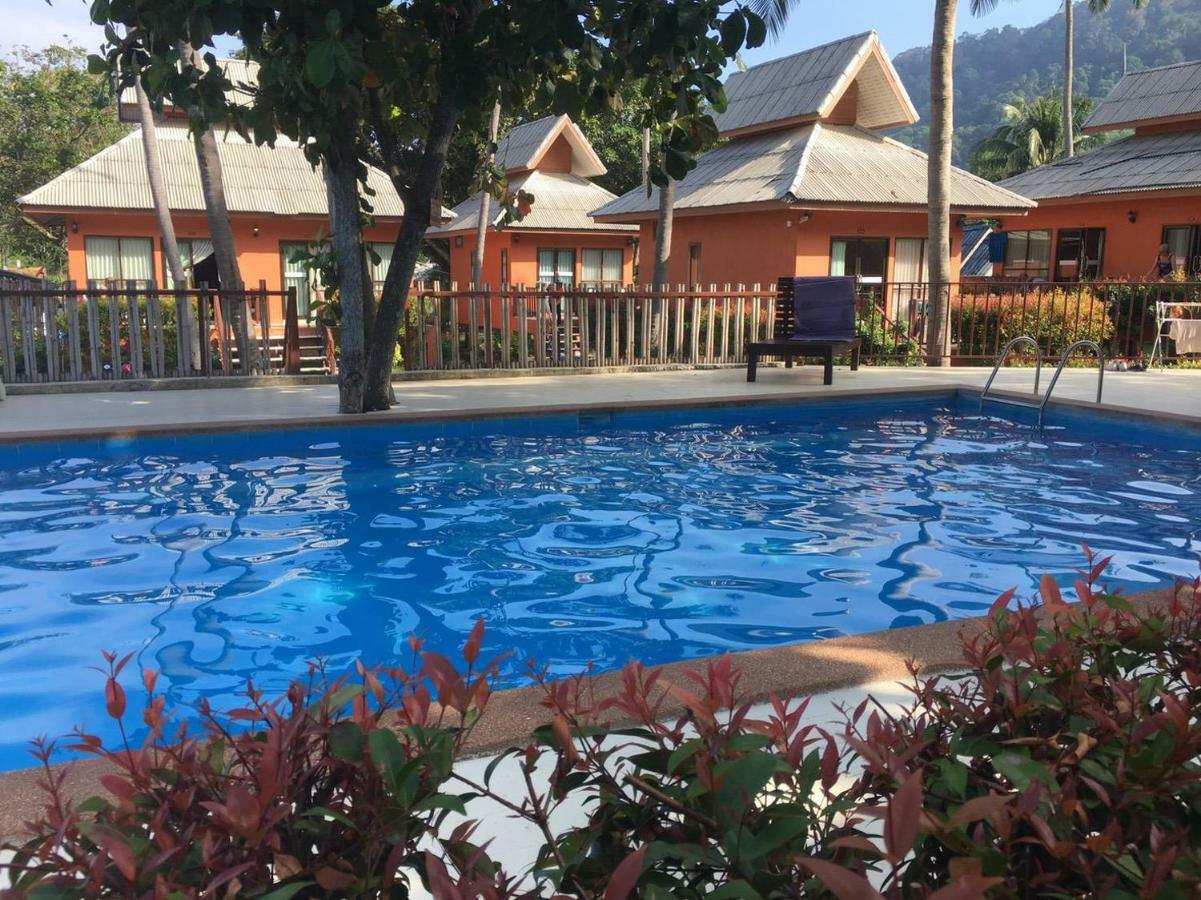 Deluxe Double or Twin Room Pool View