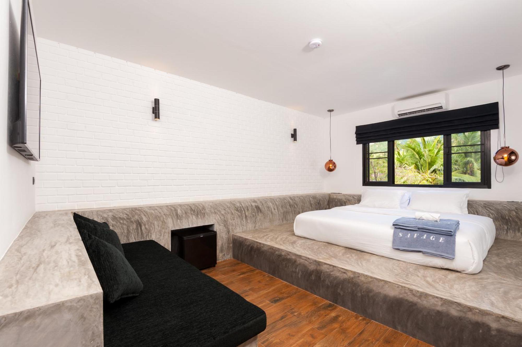 Deluxe Executive Suite