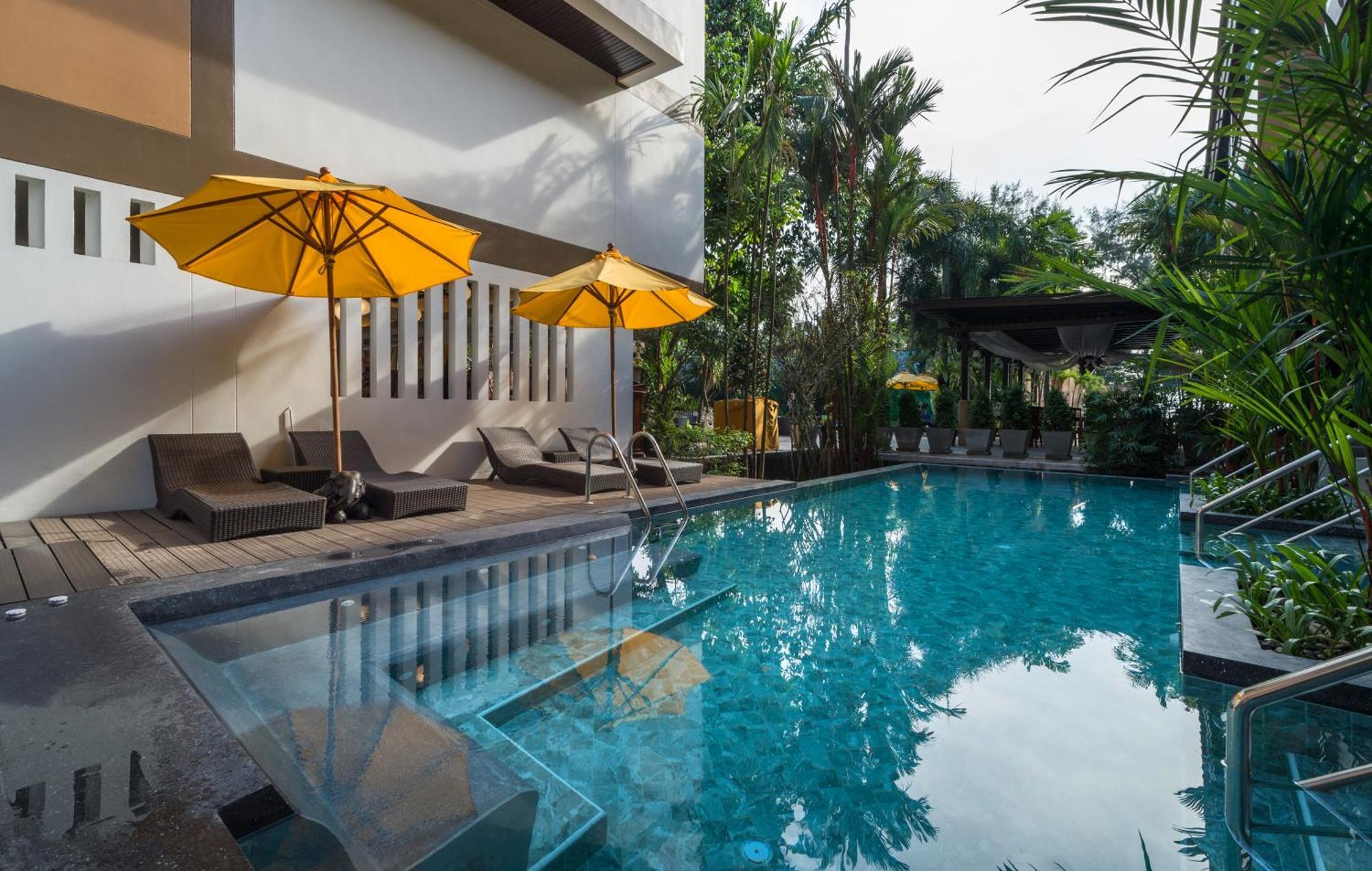 Deluxe Double Room Pool Access