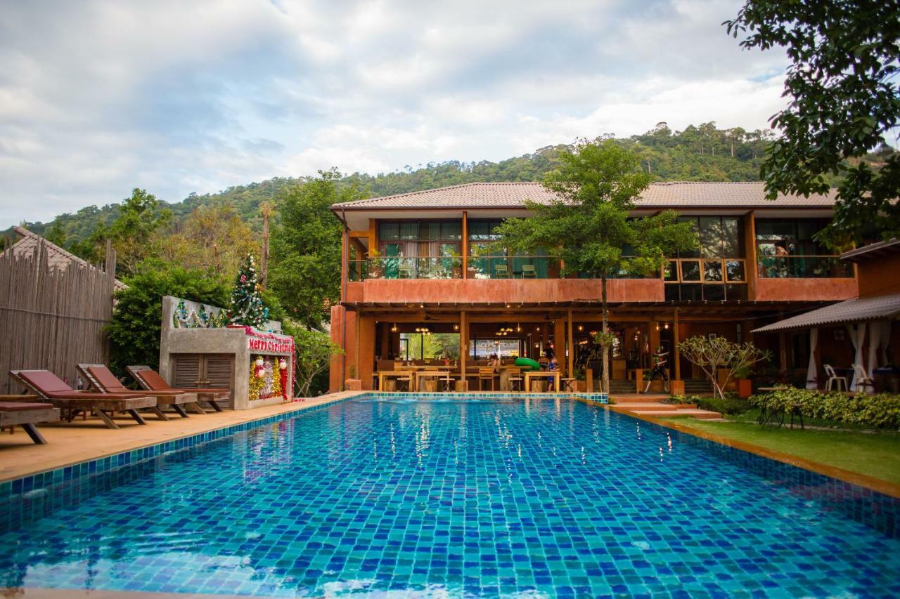 Double Room Pool View