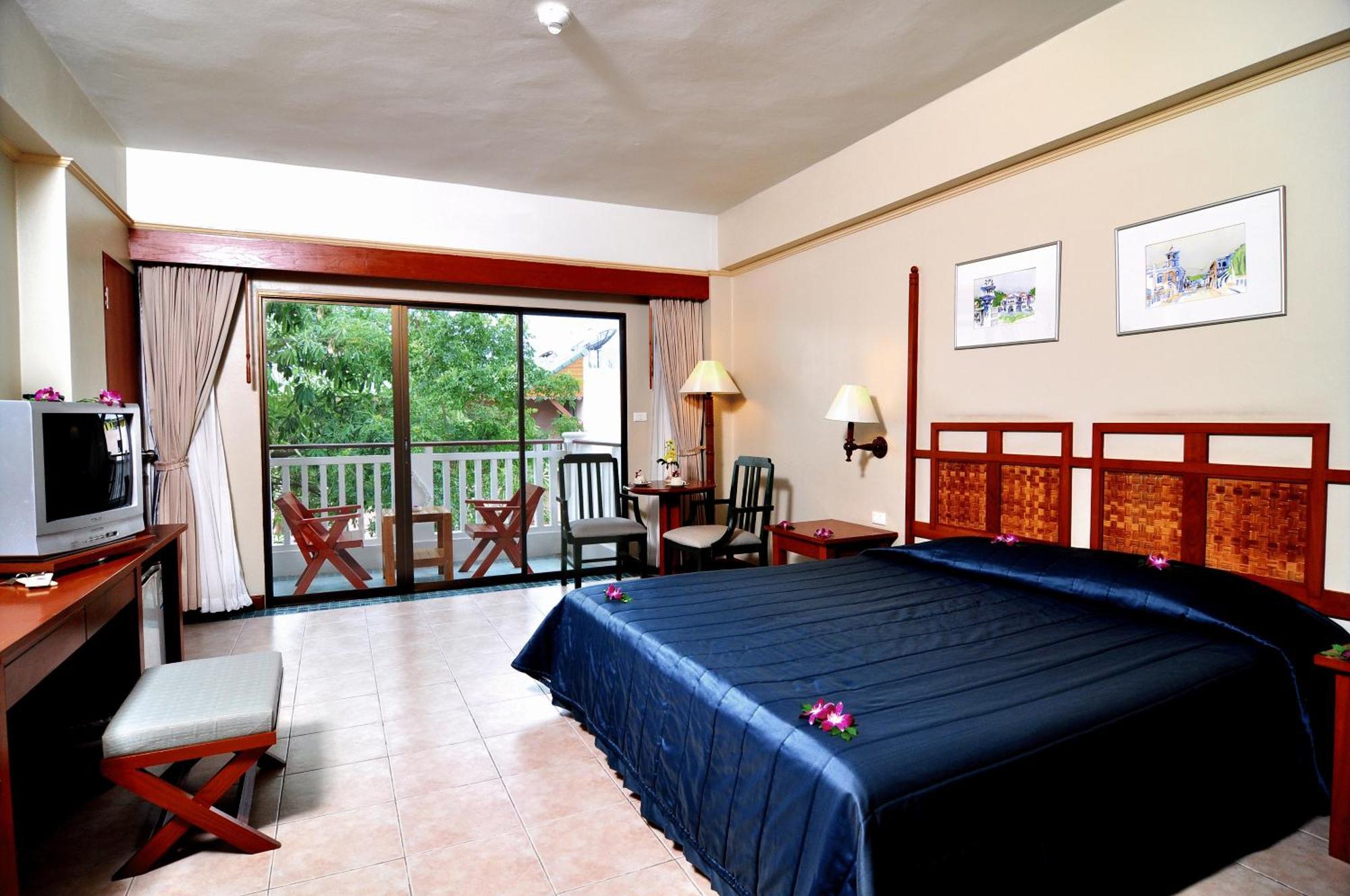 Superior Double or Twin Room Garden View