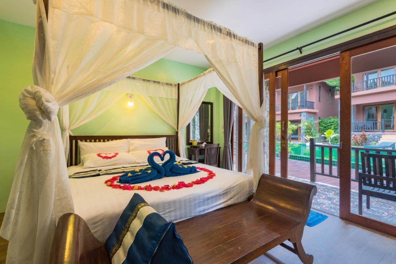 Superior Double Room Pool Access