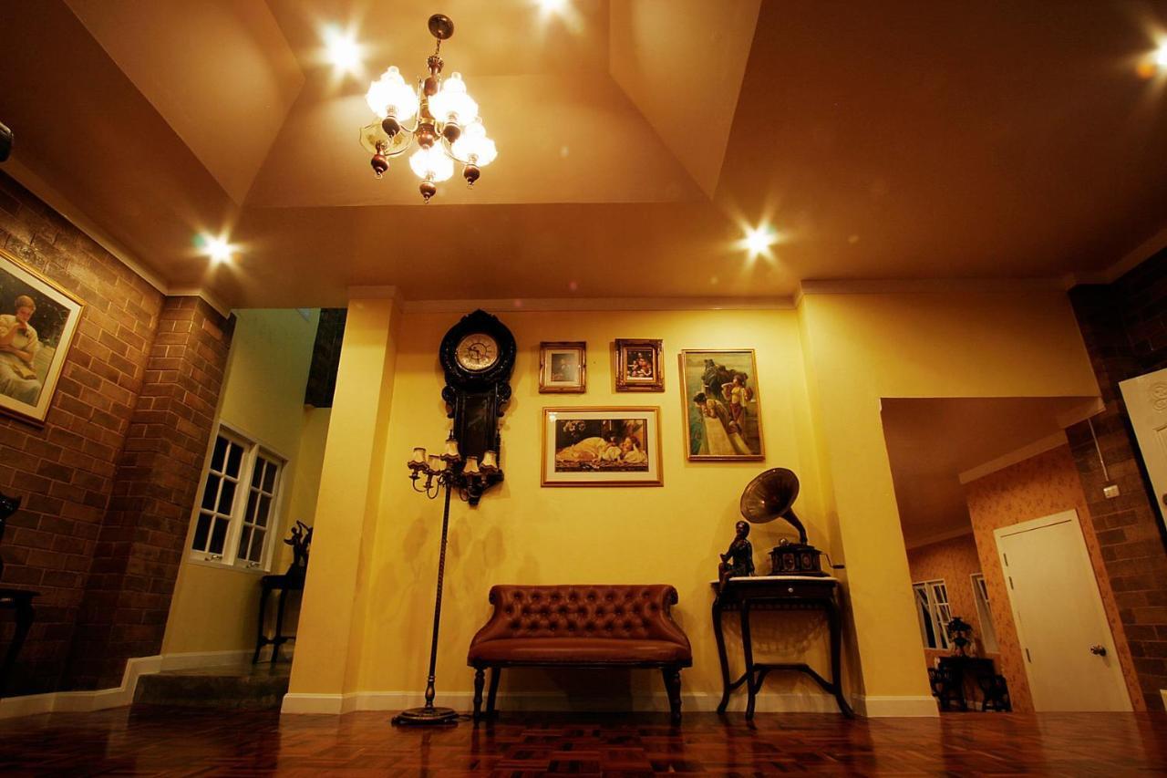 Honey Twin Room