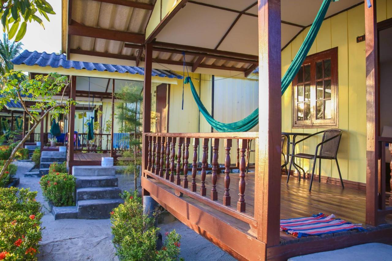 Beach Front Bungalow Aircon
