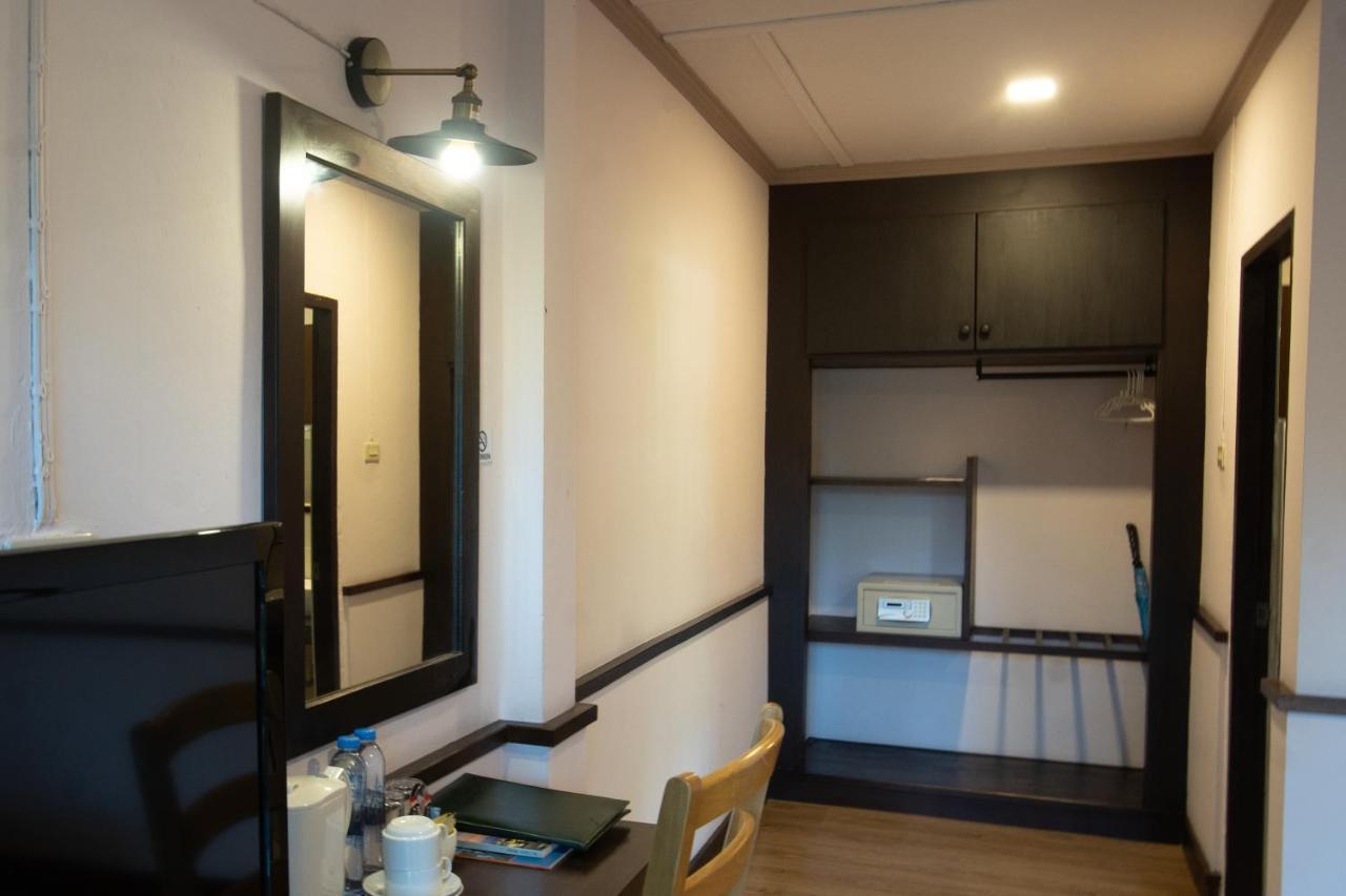 Standard Double or Twin Room Garden View