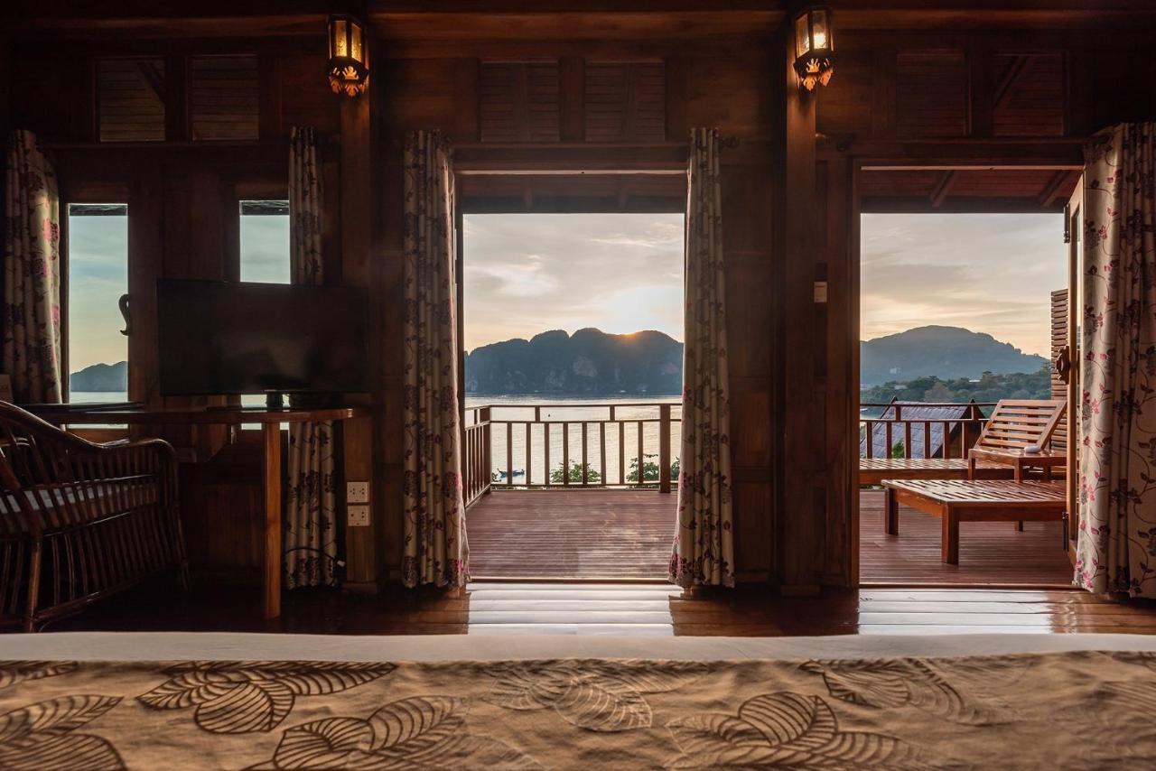 Deluxe Villa Sea View Transfer to Tonsai Pier