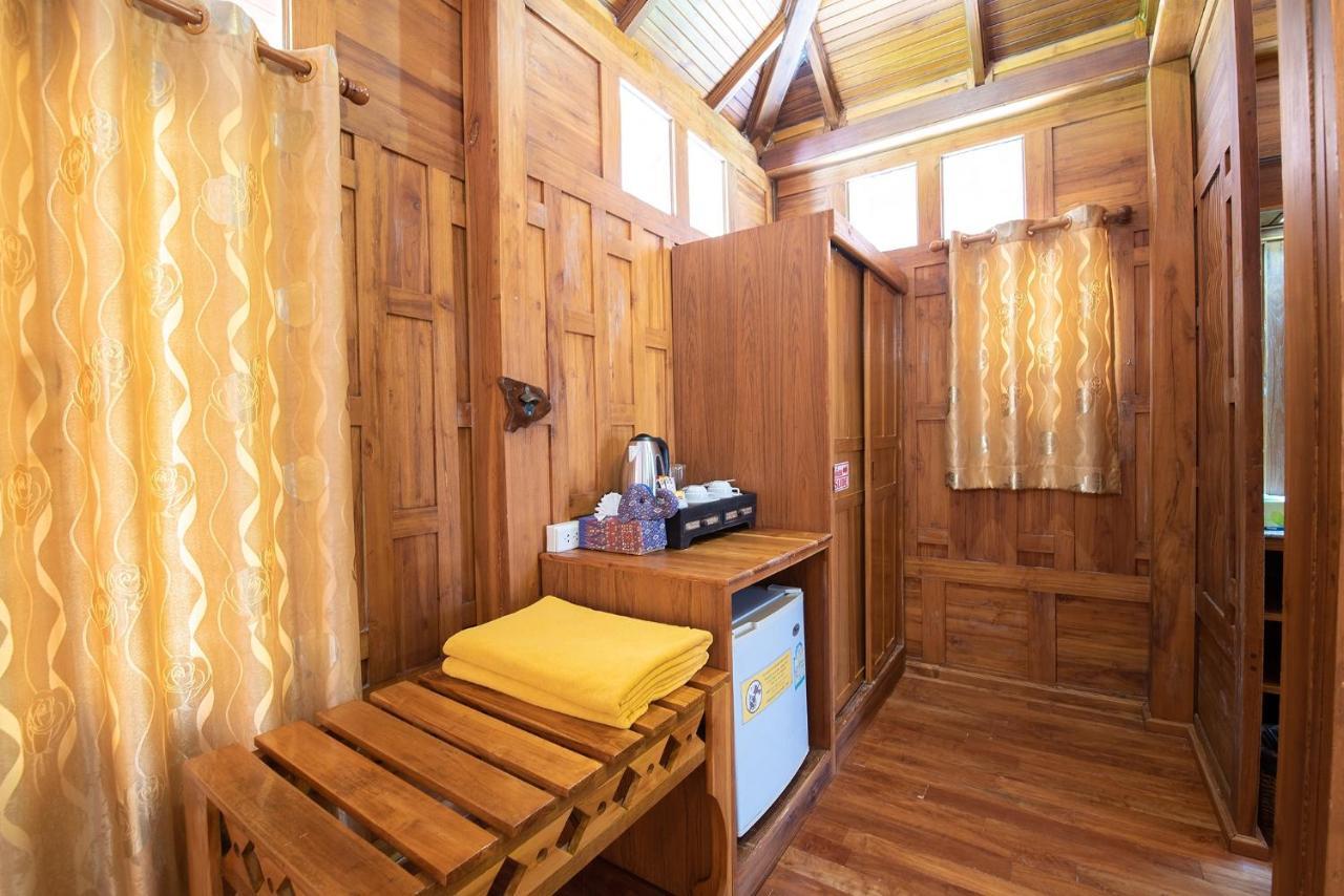Deluxe Villa Sea View Transfer to Tonsai Pier