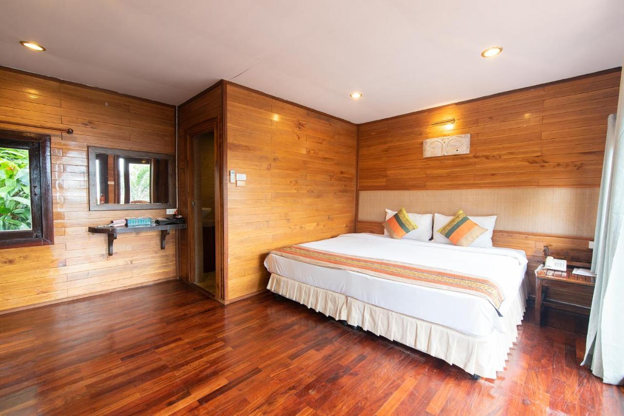 Superior Villa Transfer to Tonsai Pier