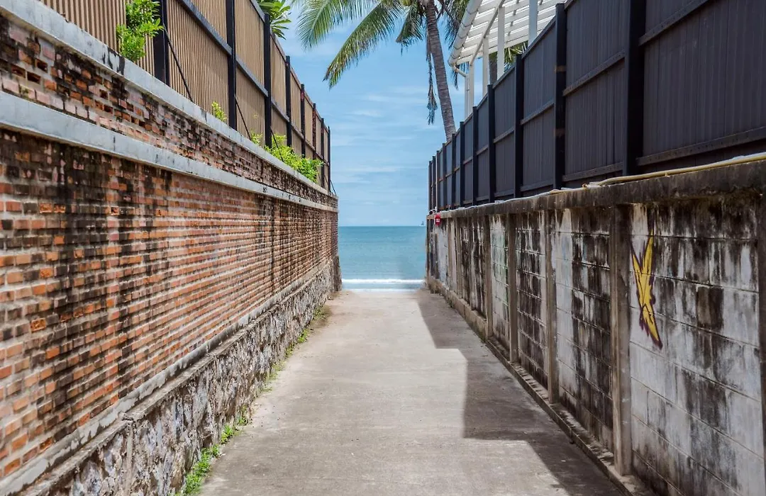 White Beach House Hua Hin 20 Second To The Beach-1