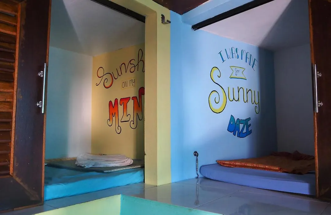 Sundaze Samet Hostel & Hangout-1