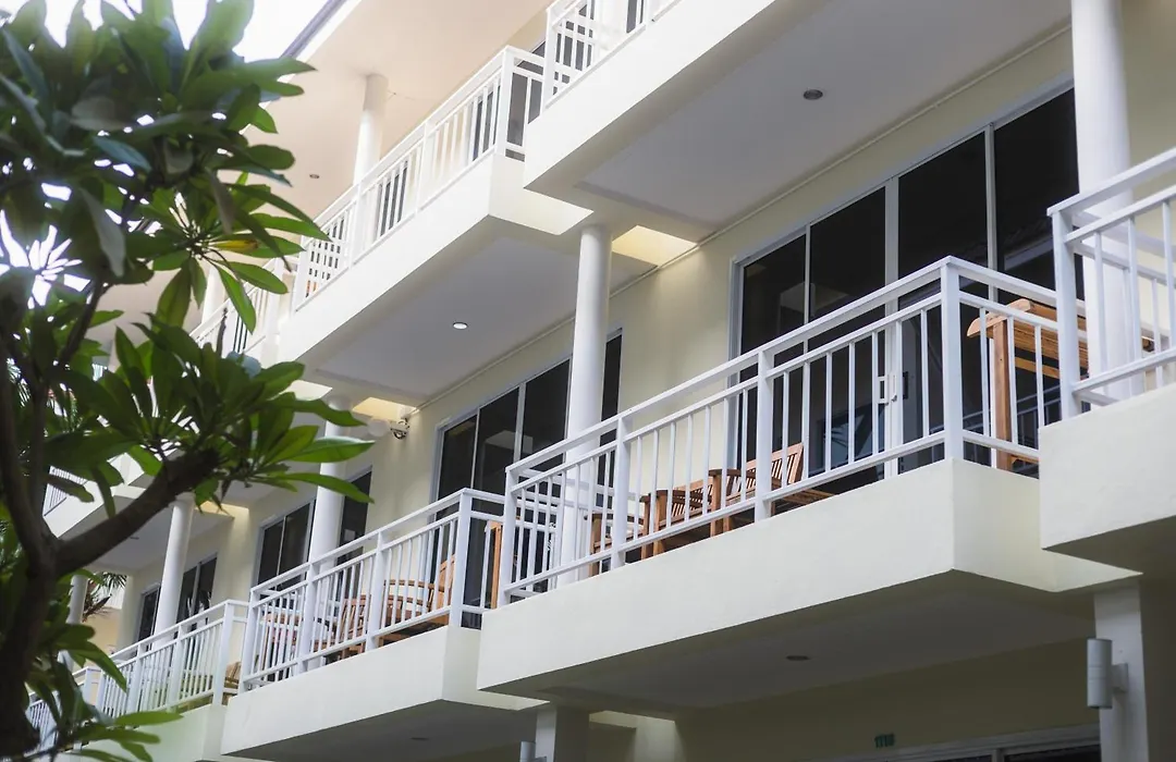 Ark Bar Beach Resort-1